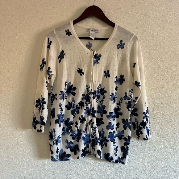 Rebecca Malone Blue and White Floral Zip Up Sweater Size Medium - Picture 3 of 8